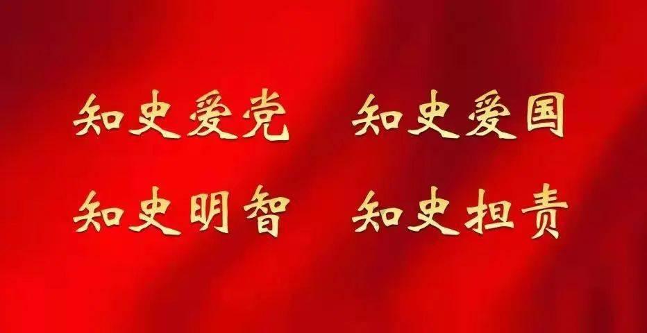 逃离海滩的女孩