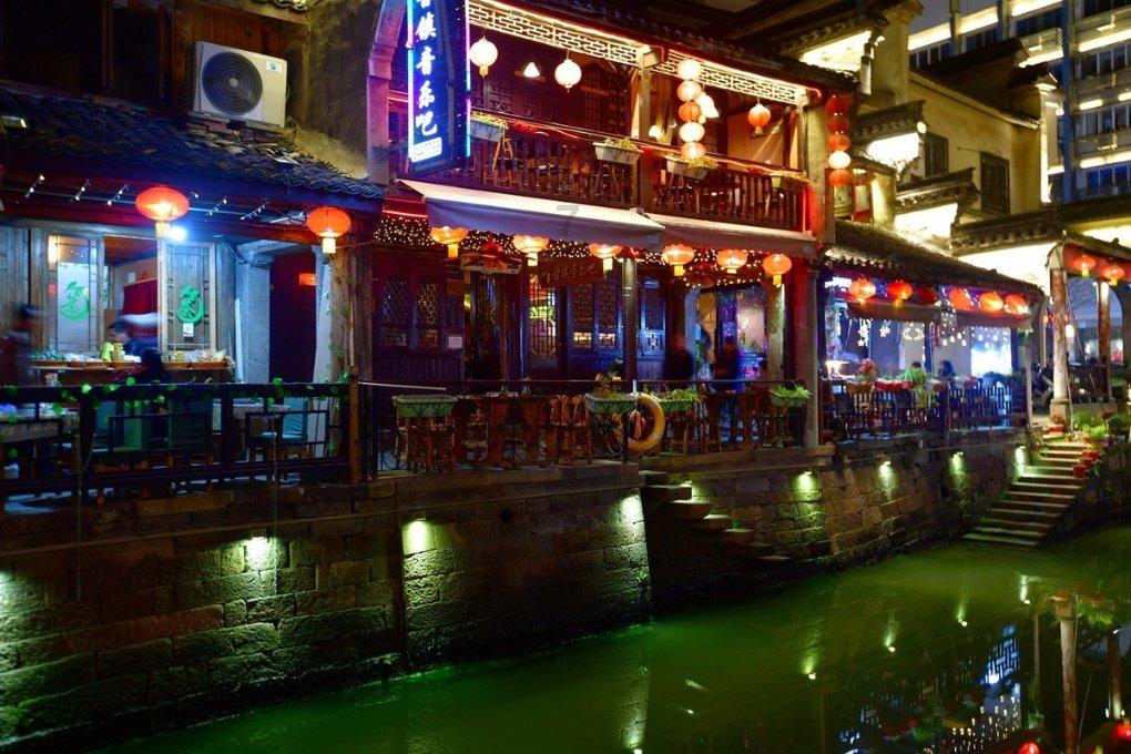 逃离遗弃的建筑3